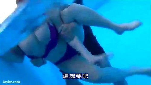 Japanese girl public sex and creampie by stranger in swimming pool