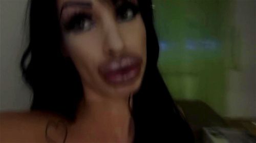 Bimbo Big Lips: Porn - SpankBang