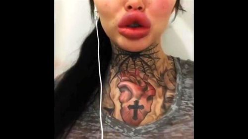 Bimbo Big Lips: Porn - SpankBang