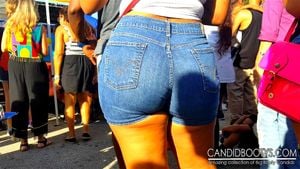 Amazing pawg in jean shorts thumbnail