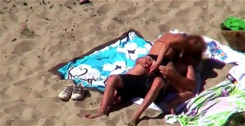 Watch Sex on the beach - Beach Amateur, Amature Couple, Public Porn -  SpankBang