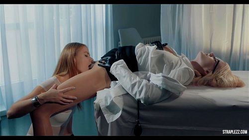 StraplessDildo - Bree Haze and Merry Pie Play with a Cumming Strapon: Doggy, Licking & Lesbian Porn