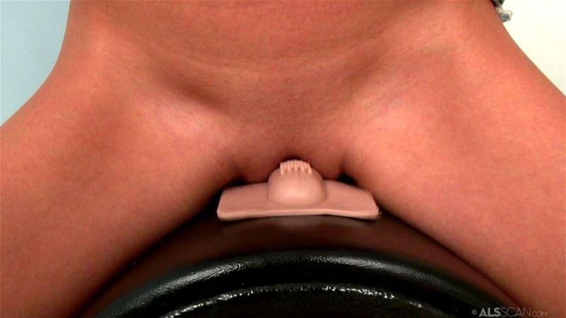 Dakota Skye - Squealing on a Sybian