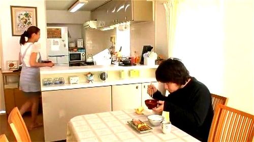 遠藤しほり、大人の魅力あふれる人気女優が、熱くて官能的なシーンで待っています。独占的なコレクションで、彼女の大胆で情熱的な瞬間を体験してください。 エロ動画 - SpankBang