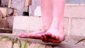 Dirty feet thumbnail