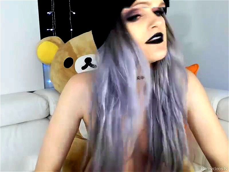 Babe toying pussy Babe toying pussy