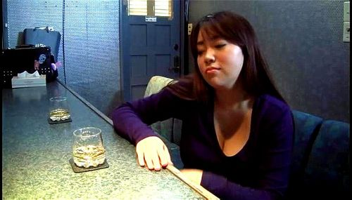 巨乳の女性！ エロ動画 - SpankBang