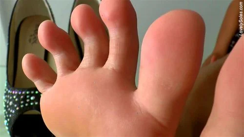 Calloused feet thumbnail