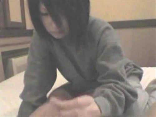 Profitez d'une performance séduisante et intense avec des scènes intimes détaillées. Regardez le jeu expert dans cette scène excitante offrant une expérience complète pleine de désir et de passion. Vidéo Porno - SpankBang