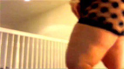 Pinky porn video – Ass shaking