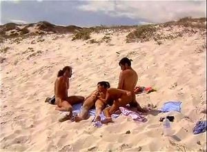 Simone Horvath beach sex