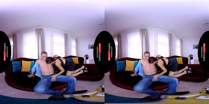 RealityLovers - The Smell Of Sex