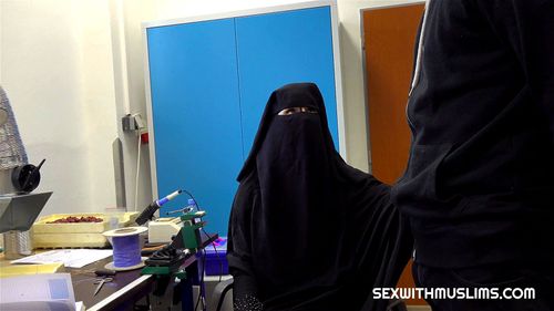 Sex mit Muslimen - Izzy Dark Porno Video - SpankBang