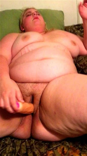 bbw playing