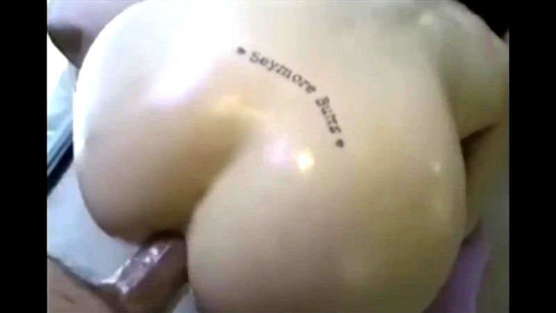 MILF cutie loves sex MILF cutie loves sex
