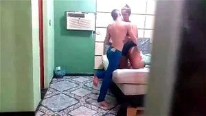 Espiando a esposa com novinho