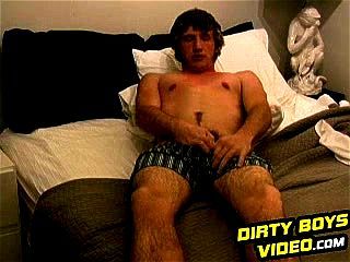 Dirty dude Curtis beats his meat in a hot solo session