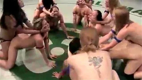 Lesbian wrestling team fucked: Chaturbate Porn