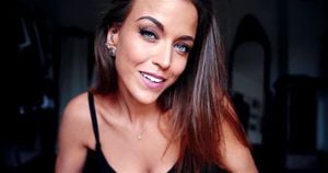 Watch from 0:01:33