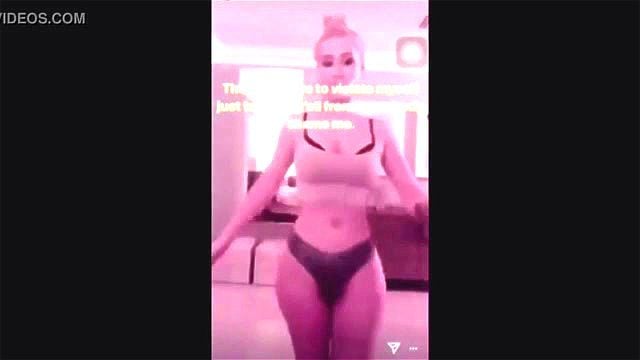 Iggy twerk