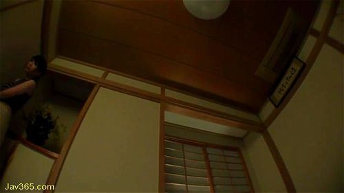 大人の魅力的な女性が親密で魅惑的なシーンでその官能性を披露し、同意のあるパートナーとの情熱を探求します。強い快楽と親密な瞬間をお楽しみください。自然な美しさと没入的な興奮に焦点を当てています。<<<227>>> エロ動画 - SpankBang