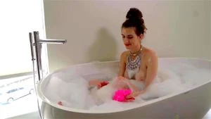 Piper Blush Bathtime
