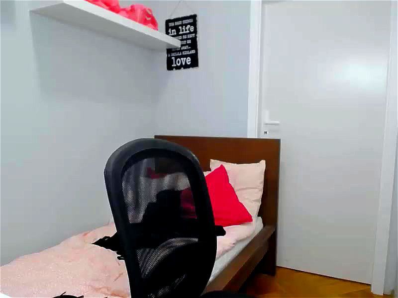 Sexy babe on cam Sexy babe on cam