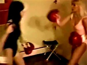 Female Fighting Federation Dawn vs Diane foxy boxing