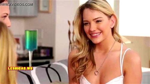 Lesb kissing 3som: Fansly Porn