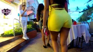 candid ass thumbnail