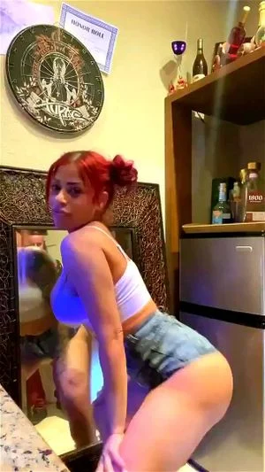 Ass shake