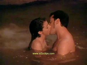 Watch hot kissing in river - Amateur Porn - SpankBang