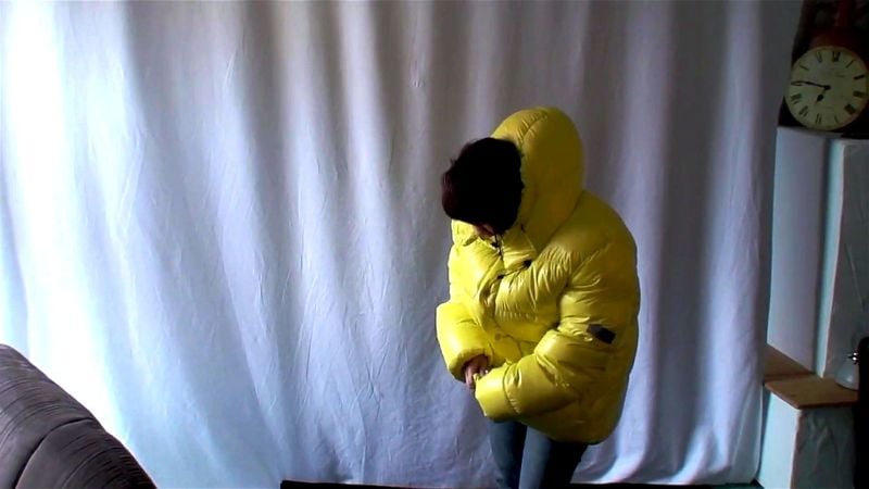 YELLOW PARKASITE DREAM DOWN JACKET