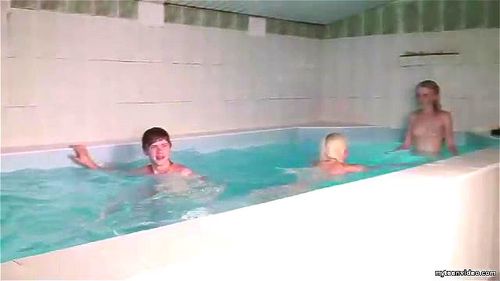 Shurupova pool Vidéo Porno - SpankBang