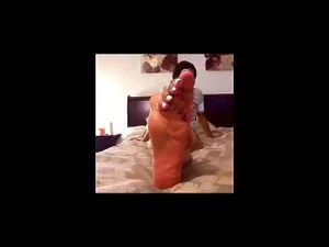 Feet queen thumbnail