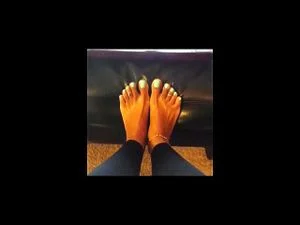 Feet queen thumbnail