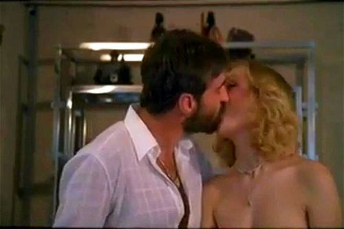 La petite étrangère: Licking, Stripchat & Classic 80 S Porn