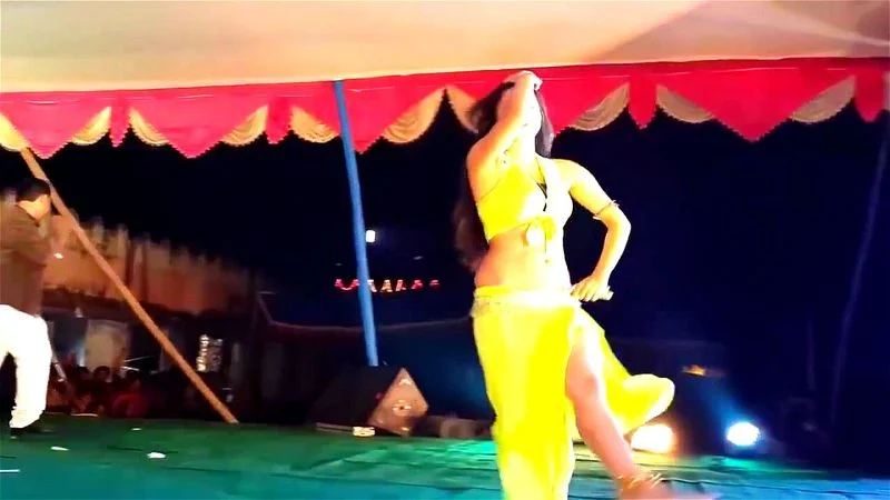 sesxy girl dancing