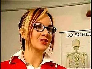 La profesoressa di anatomia thumbnail