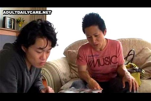 JAPANESE  MOM AND SONS FRIENDS thumbnail