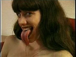 Black Girl Long Tongue - Watch Angelfire shows how to kiss with long tongue - Long Tongue, Tongue  Fetish, Fetish Porn - SpankBang