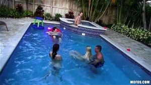 Skatlit Knight Pool Party Full Video - Watch Pool Party - Pool Party, Skarlit Knight, Pool Porn - SpankBang