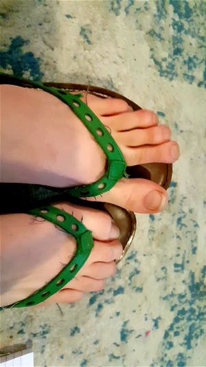 Flip flops  thumbnail