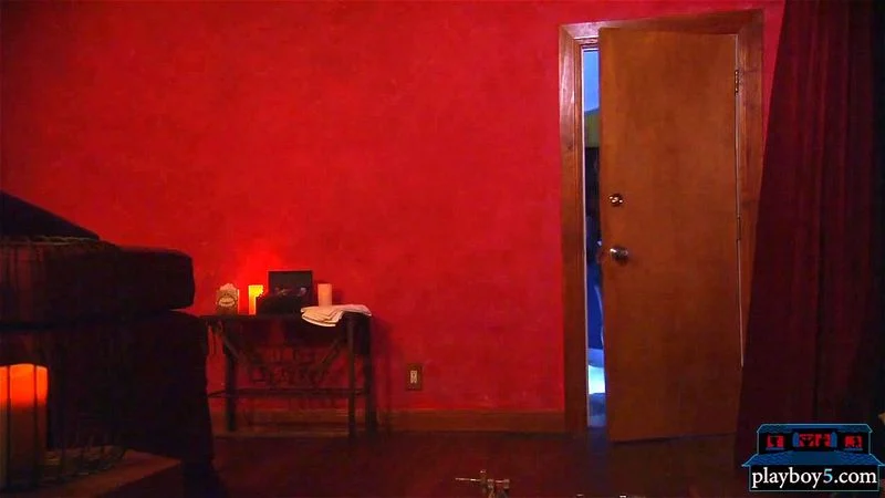 Black couple loves sex and want to swing with other couples Black couple loves sex and want to swing with other couples