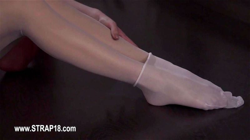 First dildo strapon experience with my best girlfriend First dildo strapon experience with my best girlfriend