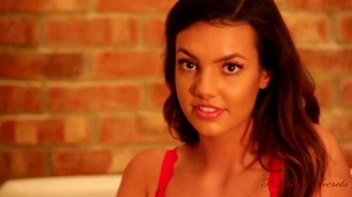 アビゲイルB - ヘイリーの秘密 ▶20:00