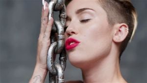 Miley Cyrus <3 thumbnail