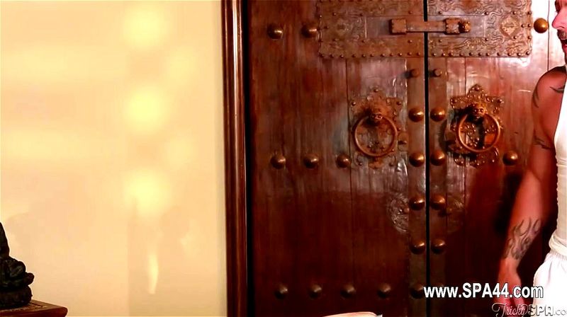 Great massage room with amazing women Great massage room with amazing women