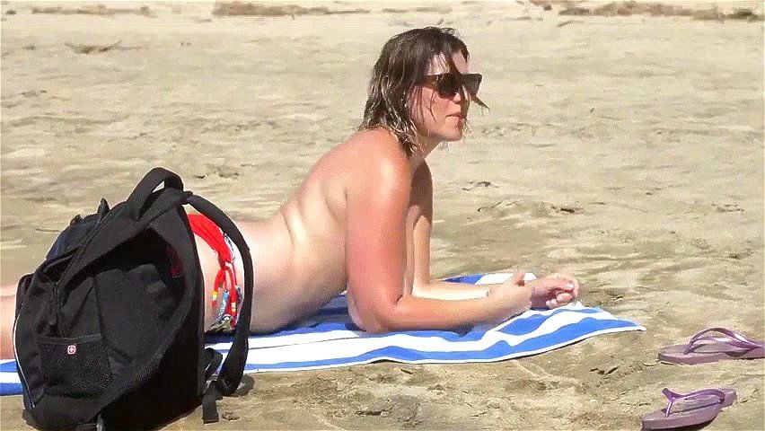 Big Tits Beach Candid - Watch busty milf on beach showing big tits - Voyeur, Candid, Big Boobs Porn  - SpankBang