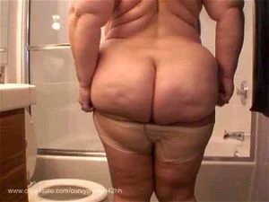 Milf on the toilet